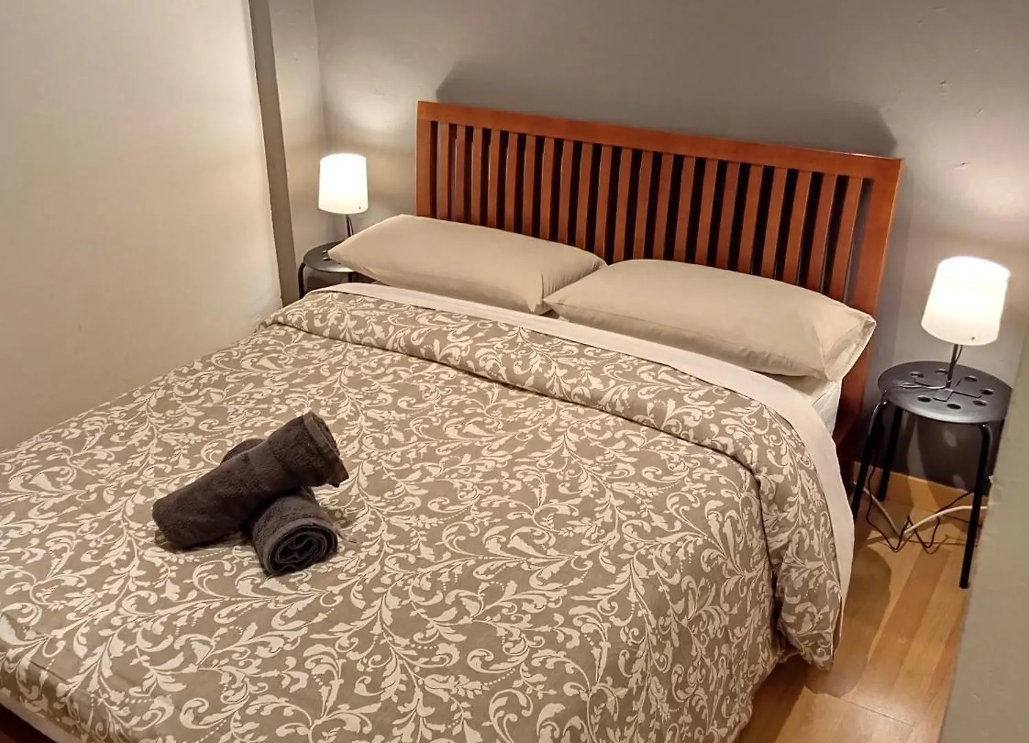 Double Private Rooms In Center City Metro L5-L1 Barcelona Spain